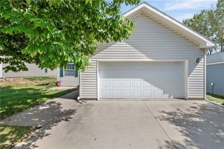 12211 N Pomona Avenue, Kansas City, MO 64163