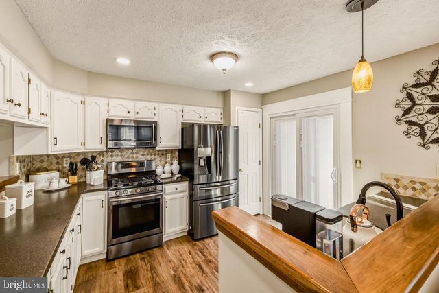 100 HETTON CT, Glassboro, NJ 08028
