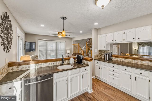 100 HETTON CT, Glassboro, NJ 08028