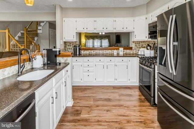 100 HETTON CT, Glassboro, NJ 08028