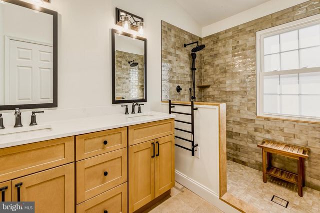 100 HETTON CT, Glassboro, NJ 08028