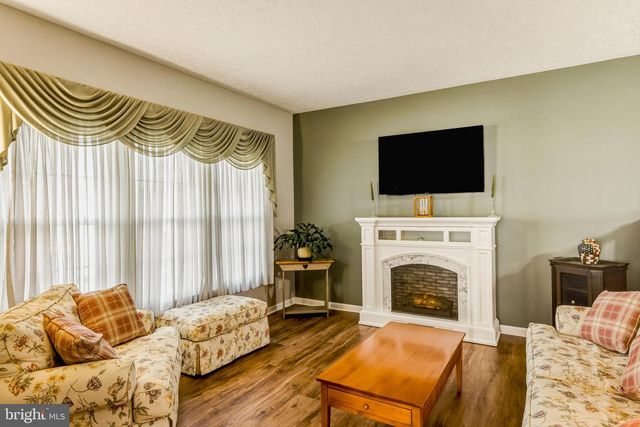 100 HETTON CT, Glassboro, NJ 08028