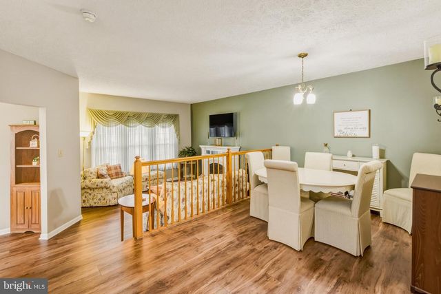 100 HETTON CT, Glassboro, NJ 08028