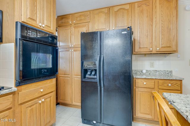 2513 Larkspur Drive, Johnson City, TN 37604