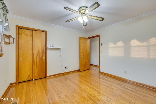 2513 Larkspur Drive, Johnson City, TN 37604