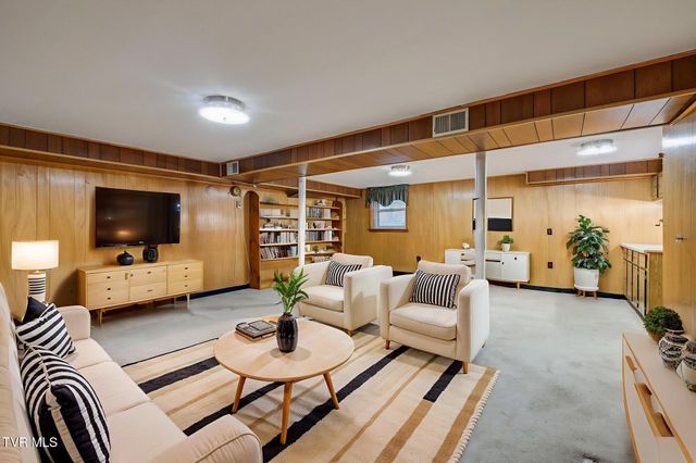 2513 Larkspur Drive, Johnson City, TN 37604