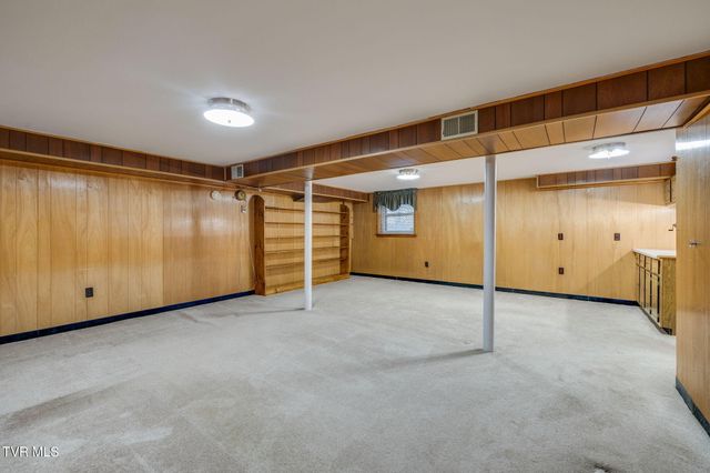 2513 Larkspur Drive, Johnson City, TN 37604