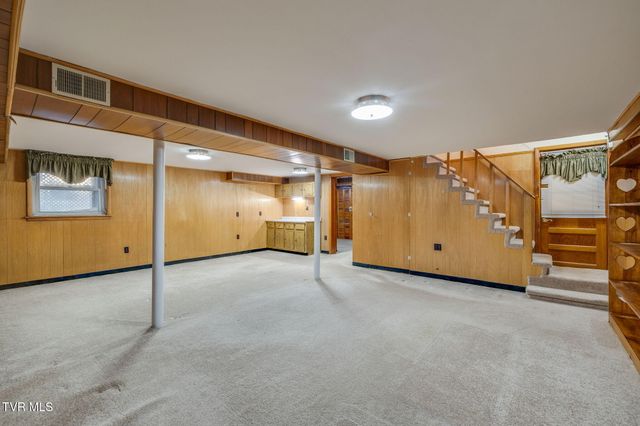 2513 Larkspur Drive, Johnson City, TN 37604