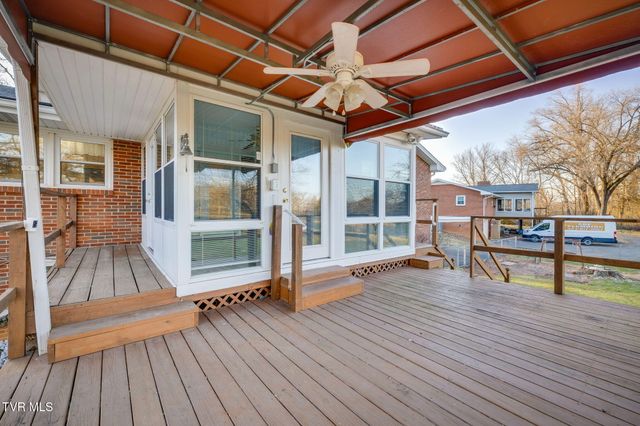 2513 Larkspur Drive, Johnson City, TN 37604