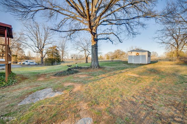 2513 Larkspur Drive, Johnson City, TN 37604