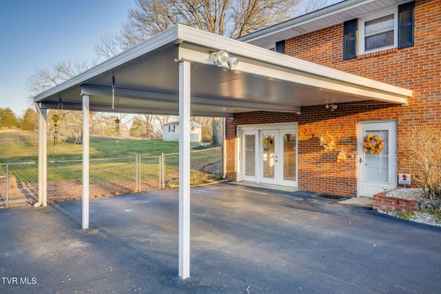 2513 Larkspur Drive, Johnson City, TN 37604