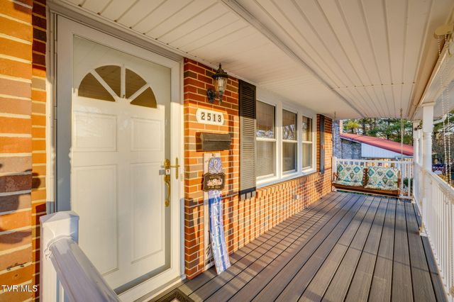 2513 Larkspur Drive, Johnson City, TN 37604