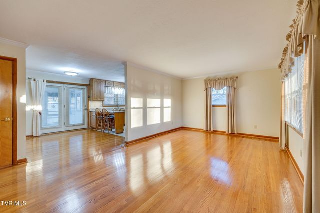 2513 Larkspur Drive, Johnson City, TN 37604