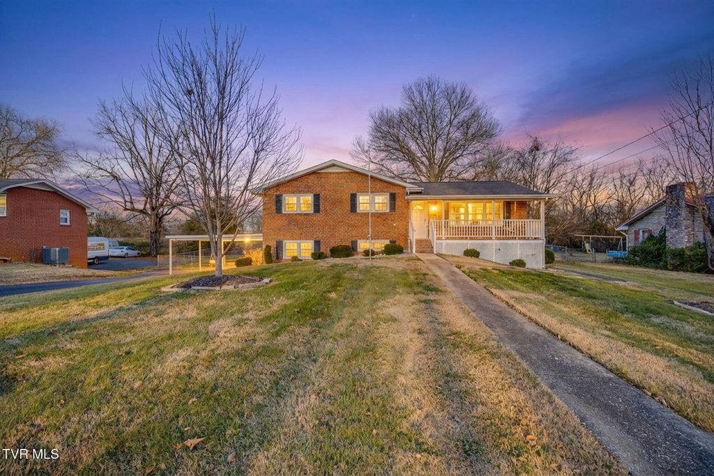 2513 Larkspur Drive, Johnson City, TN 37604