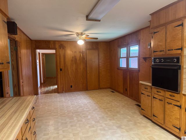 289 Radio Road, Almo, KY 42020