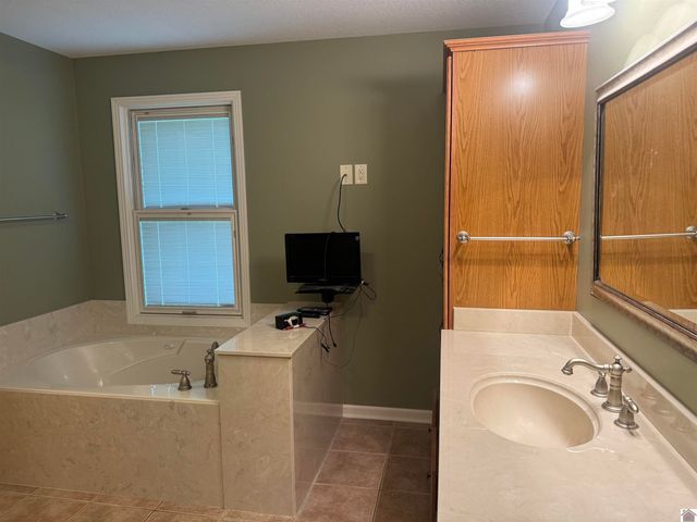 289 Radio Road, Almo, KY 42020
