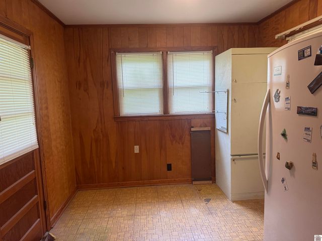 289 Radio Road, Almo, KY 42020