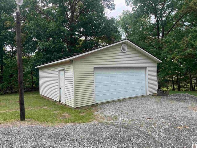 289 Radio Road, Almo, KY 42020