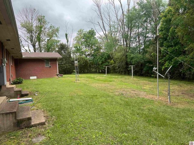 289 Radio Road, Almo, KY 42020