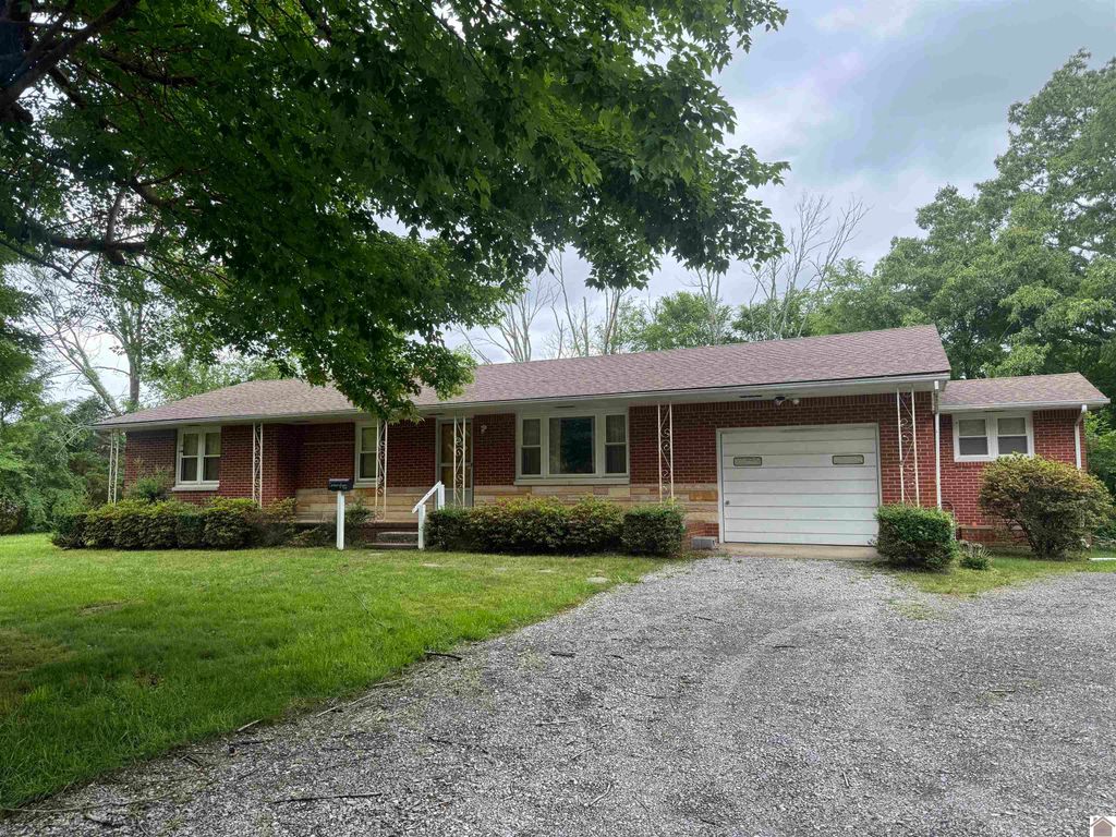 289 Radio Road, Almo, KY 42020