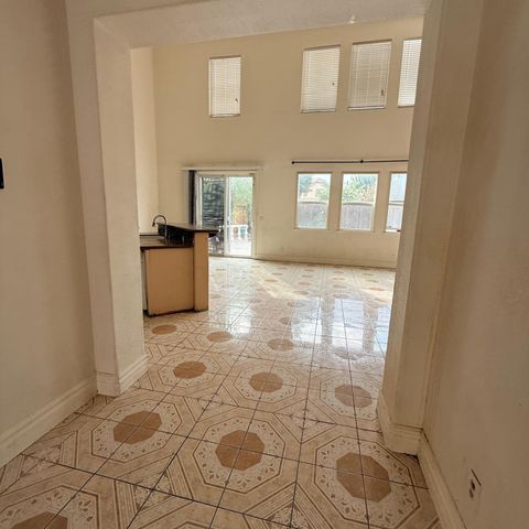 17799 Strawberry Glen St, Lathrop, CA 95330