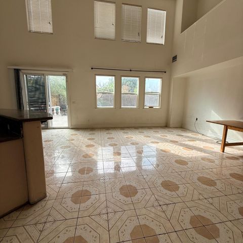 17799 Strawberry Glen St, Lathrop, CA 95330