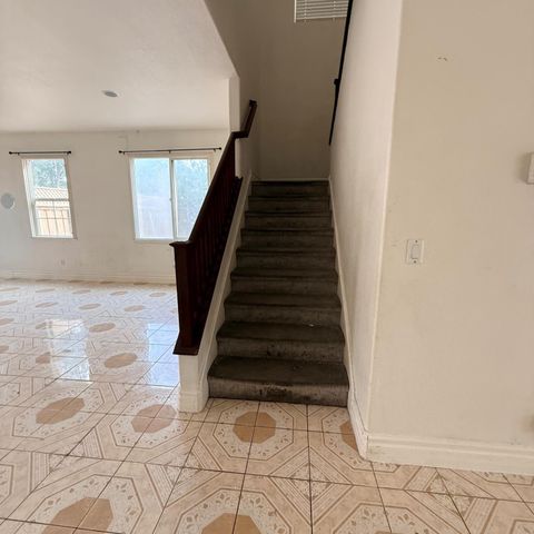 17799 Strawberry Glen St, Lathrop, CA 95330