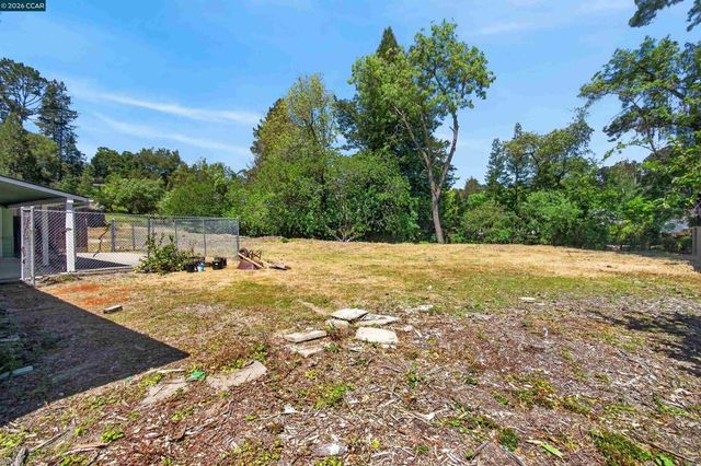 10 Corte Sombrita, Orinda, CA 94563