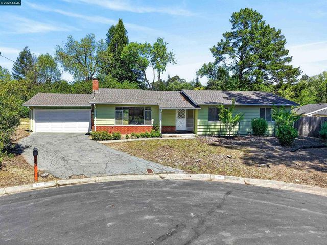 10 Corte Sombrita, Orinda, CA 94563