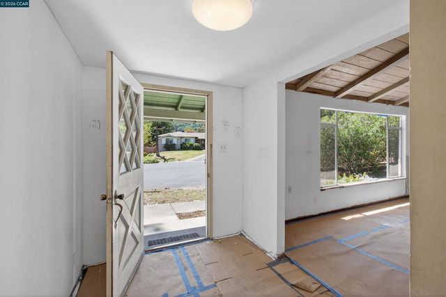 10 Corte Sombrita, Orinda, CA 94563