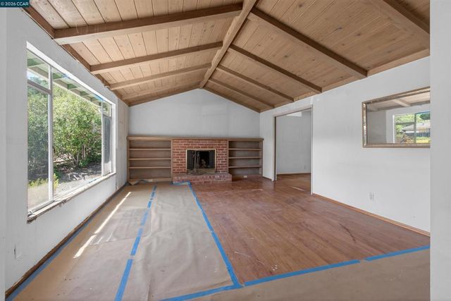 10 Corte Sombrita, Orinda, CA 94563