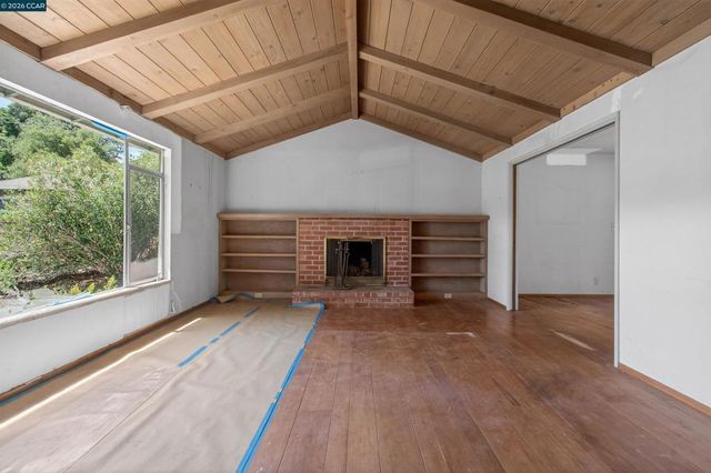 10 Corte Sombrita, Orinda, CA 94563