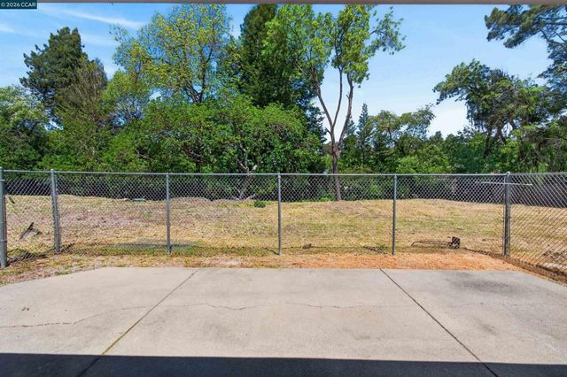 10 Corte Sombrita, Orinda, CA 94563