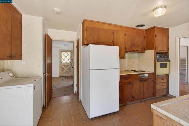 10 Corte Sombrita, Orinda, CA 94563