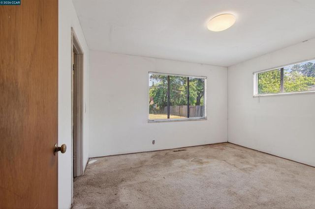 10 Corte Sombrita, Orinda, CA 94563