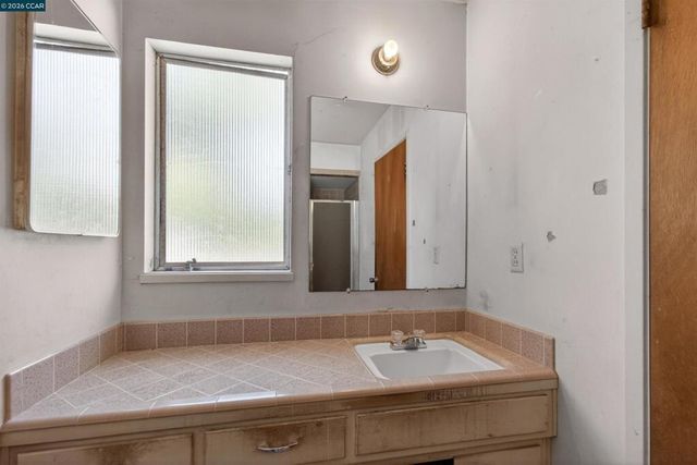 10 Corte Sombrita, Orinda, CA 94563