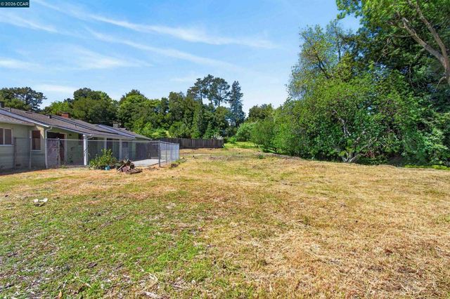 10 Corte Sombrita, Orinda, CA 94563