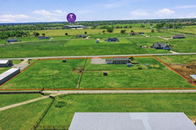 335 Meadow Bend Circle, Stephenville, TX 76401
