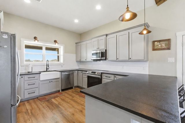 335 Meadow Bend Circle, Stephenville, TX 76401