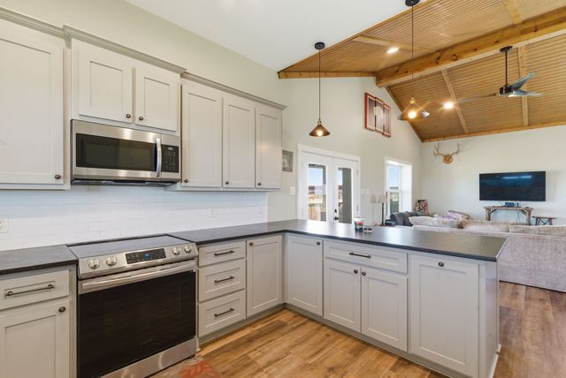 335 Meadow Bend Circle, Stephenville, TX 76401