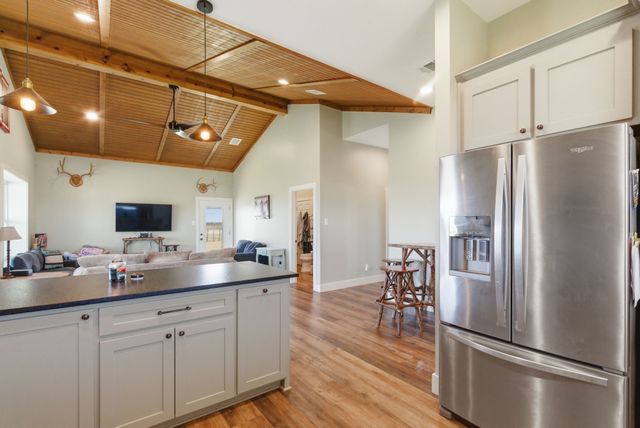 335 Meadow Bend Circle, Stephenville, TX 76401