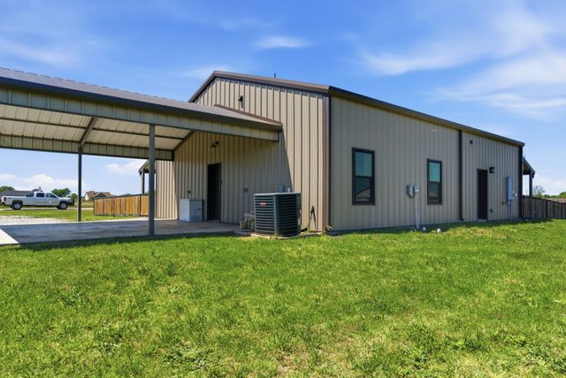 335 Meadow Bend Circle, Stephenville, TX 76401