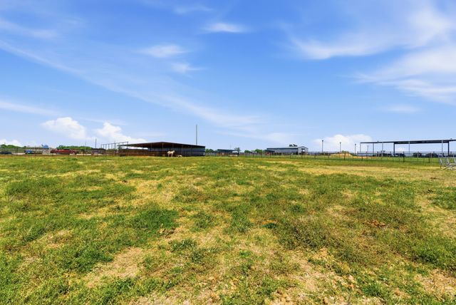 335 Meadow Bend Circle, Stephenville, TX 76401