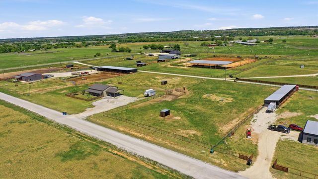 335 Meadow Bend Circle, Stephenville, TX 76401