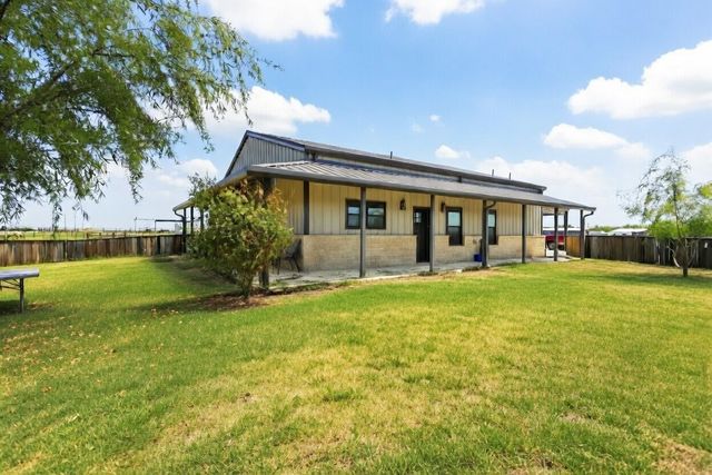 335 Meadow Bend Circle, Stephenville, TX 76401