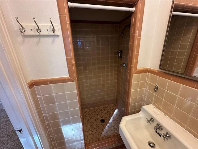 1009 W 25th ST A, Austin, TX 78705
