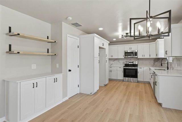 1221 Pepperdine Avenue, Edmond, OK 73013