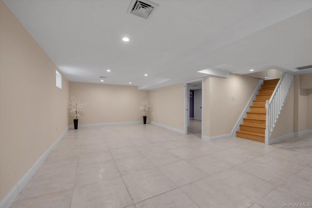 109-39 194th Street, Saint Albans, NY 11412