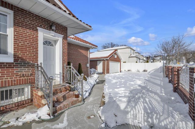 109-39 194th Street, Saint Albans, NY 11412