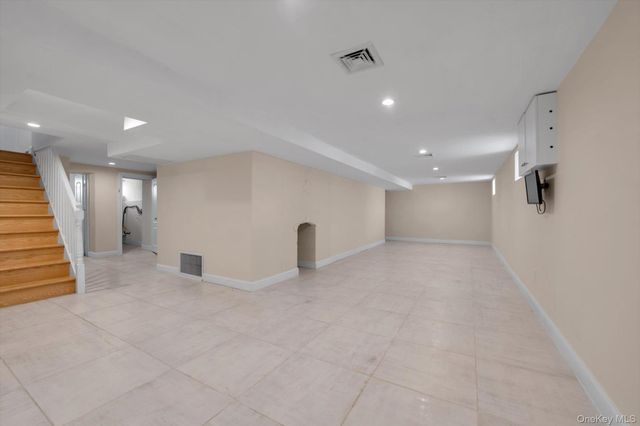 109-39 194th Street, Saint Albans, NY 11412